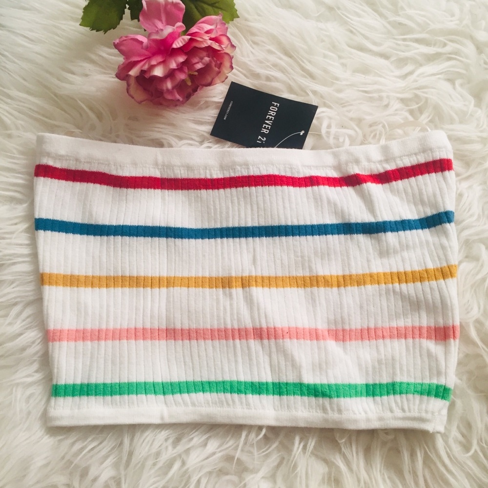 Forever 21 White Stripe Knit Crop Top. Size M